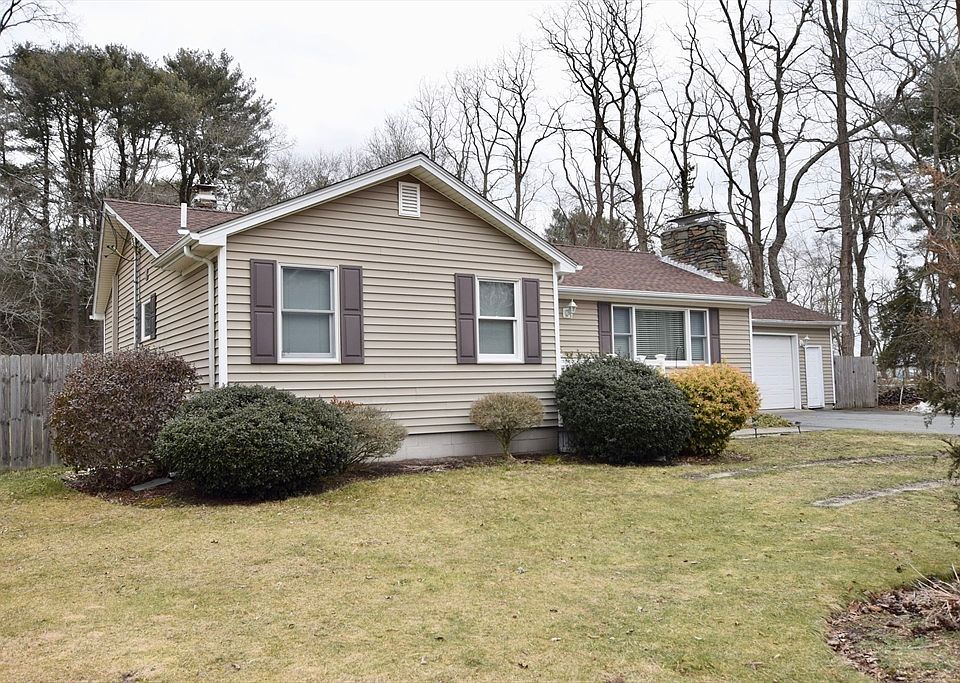 18 Padelford St, Berkley, MA 02779 Zillow