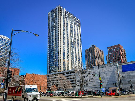 2nd image of 1122 N Clark St APT 2510