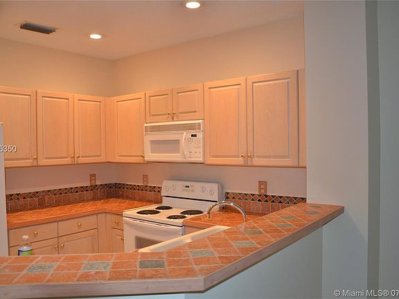 3rd image of 353 SW 121st Ave