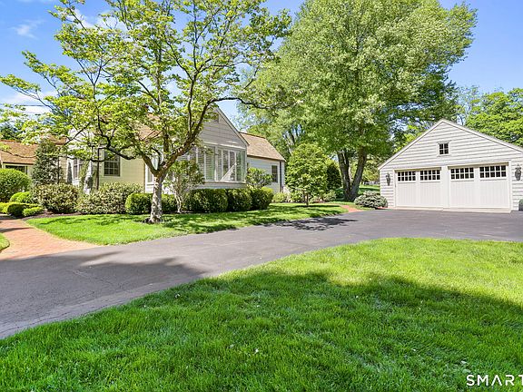 4th image of 820 Hillside Road