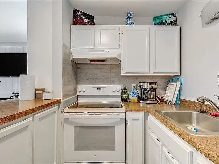1000 W 26th St #109 — Photo 9