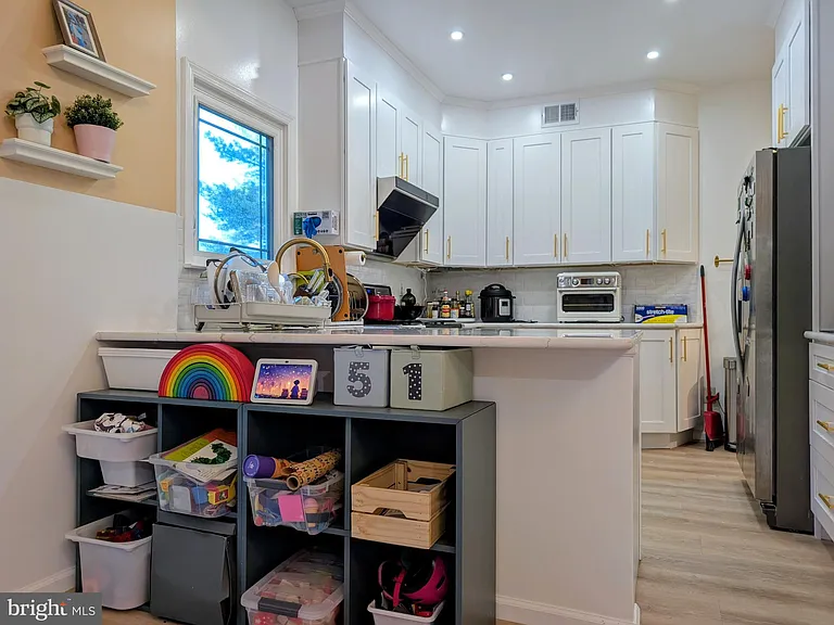 72 Harvard Cir — Photo 9