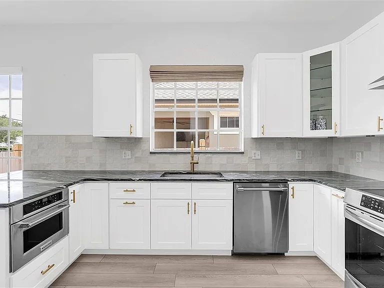 1006 Nottingham St — Photo 10