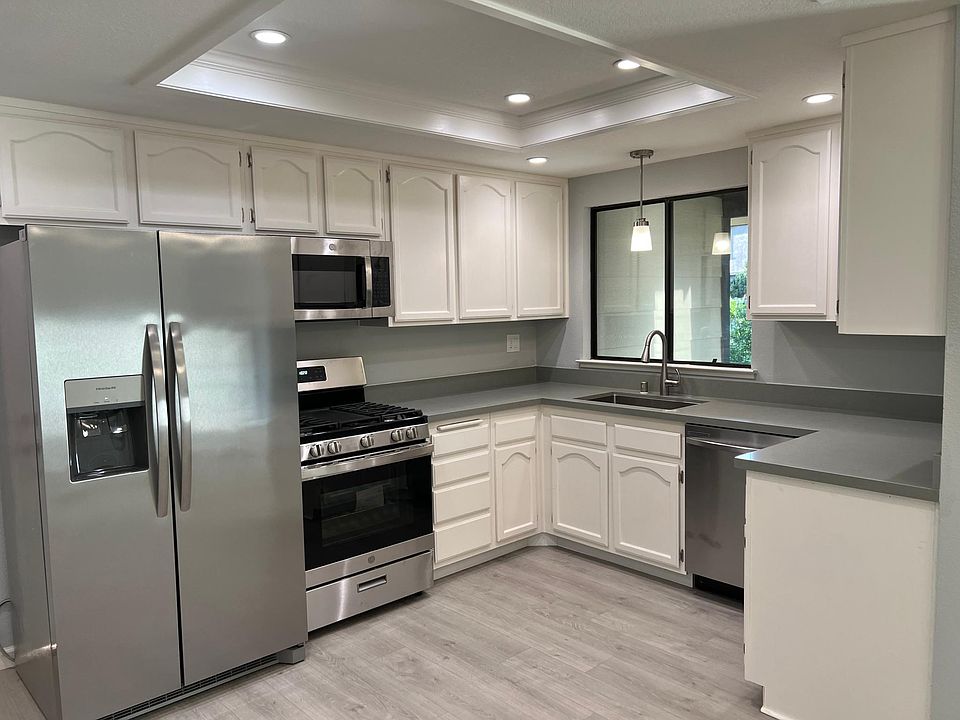2nd image of 6149 Skylinks Ct