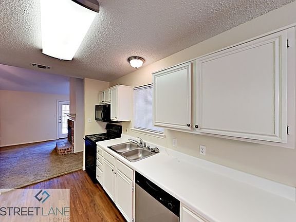 3rd image of 300 Moss Hill Dr