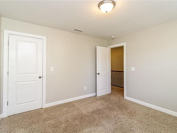 3rd image of 5519 Hardie Farm Dr