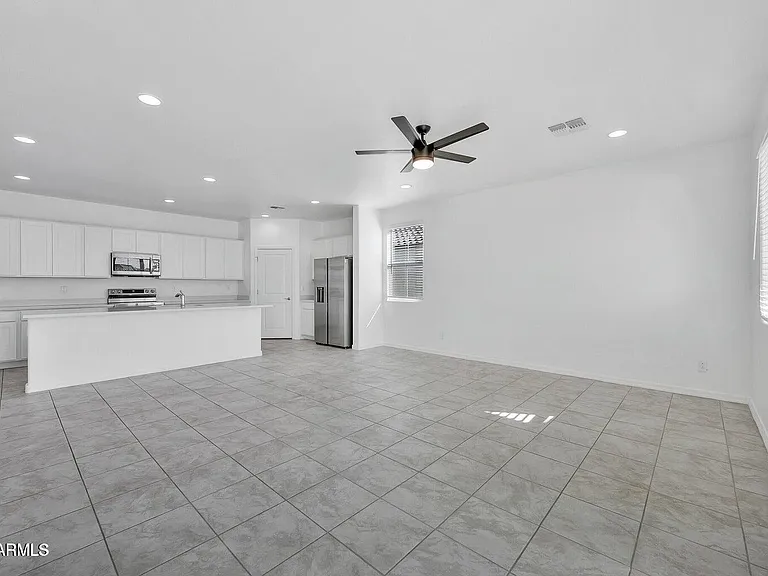 1135 E Westwood Dr — Photo 4