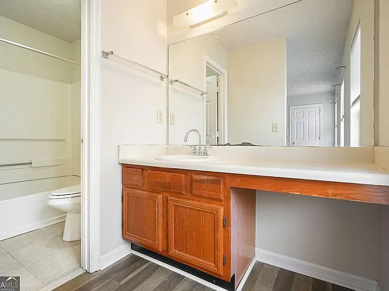 6617 Meadow Green Cir — Photo 18
