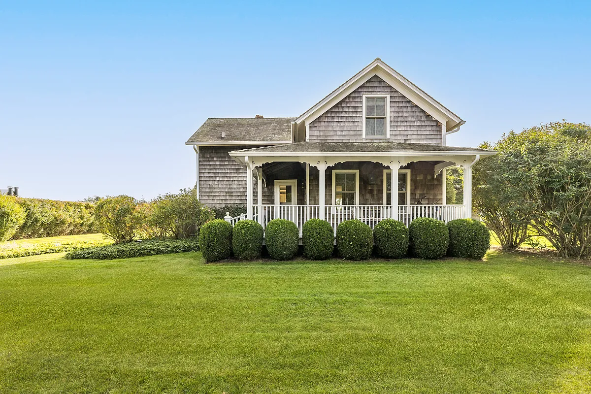 Building Photo - 565 Hedges Ln