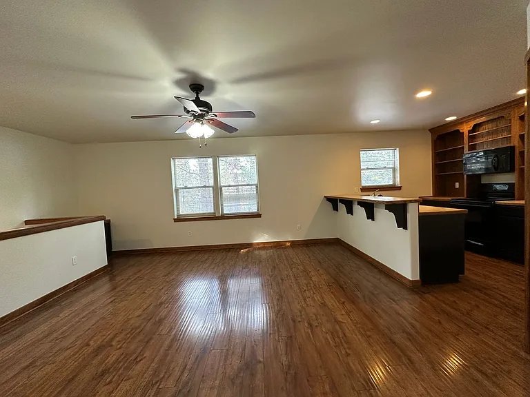 19223 Apache Rd — Photo 3