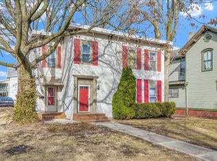 410 E Grove St #5, Bloomington, IL 61701