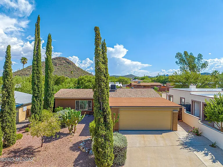 2891 W Saint Tropaz Ave — Photo 1