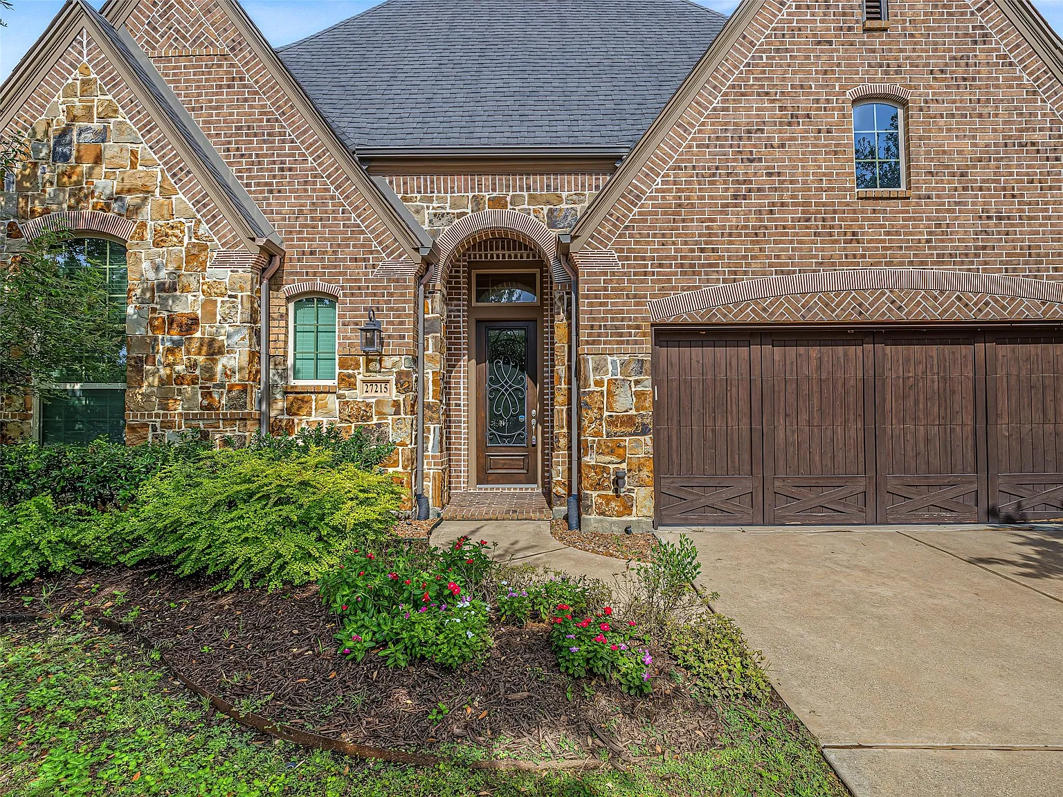 4 bed, 4.0 bath, 2922 sqft, $3,400 — Photo 4