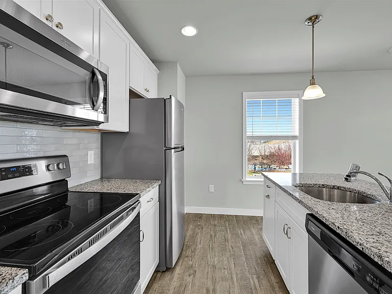 15 Pacific Blvd #K — Photo 13
