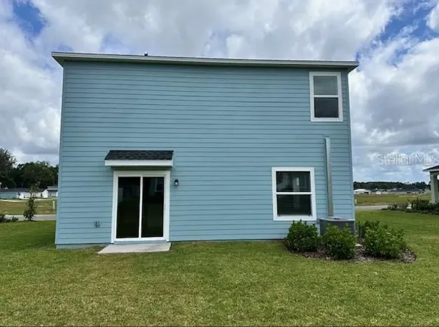 4 bed, 1879 sqft, $2,195 — Photo 3