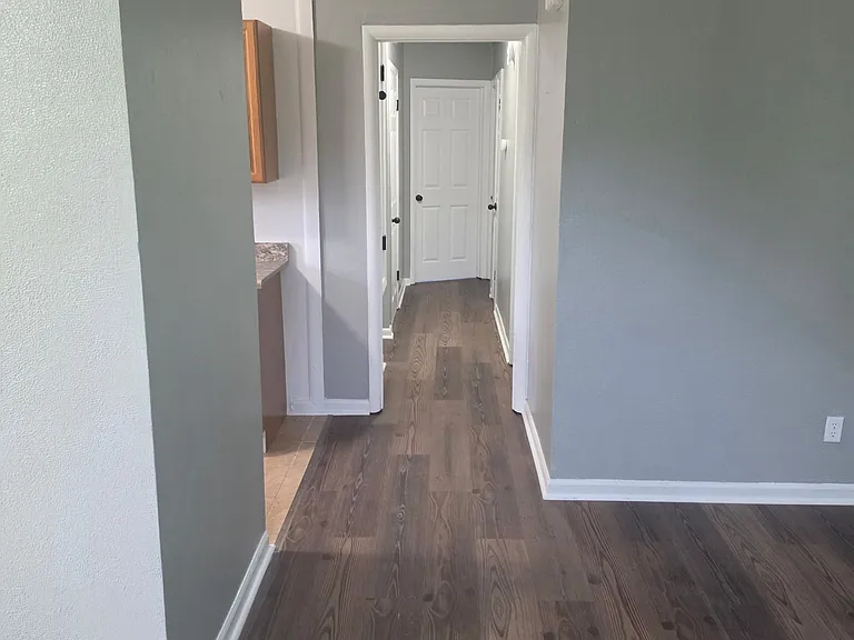 203 Larosa Rd — Photo 2