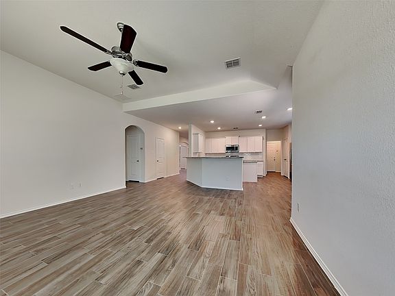 3rd image of 506 Robinson Way