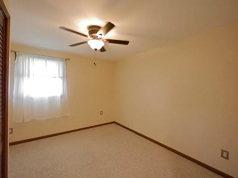602 Huntmere Dr — Photo 15