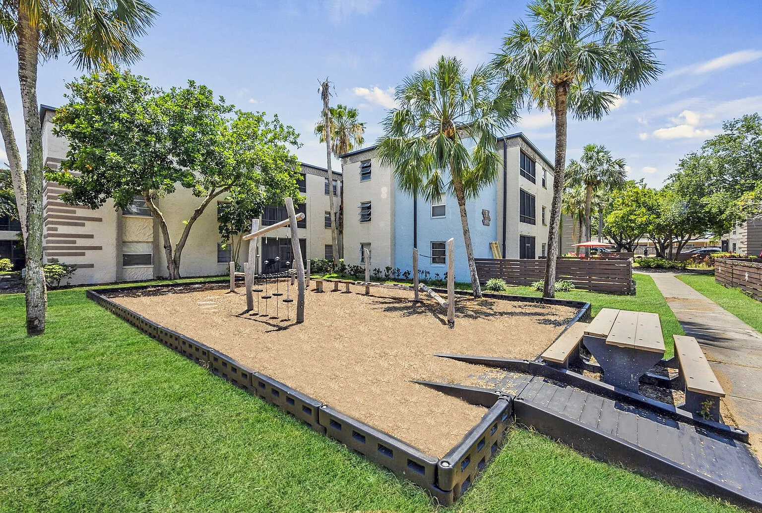 Milo Bayside — Photo 1