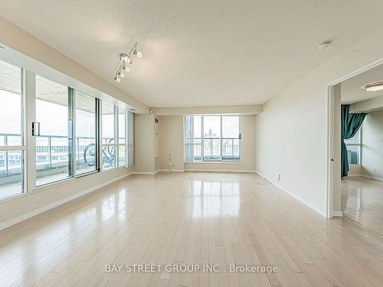 23 Hollywood Ave #3802 — Photo 6