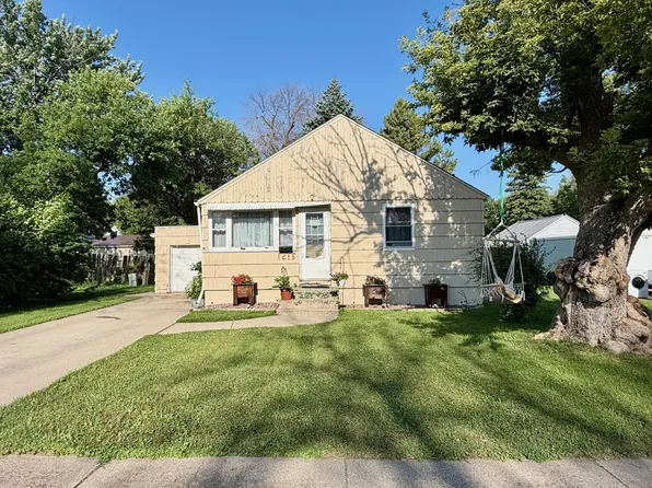 1215 Douglas Ave, Worthington, MN 56187