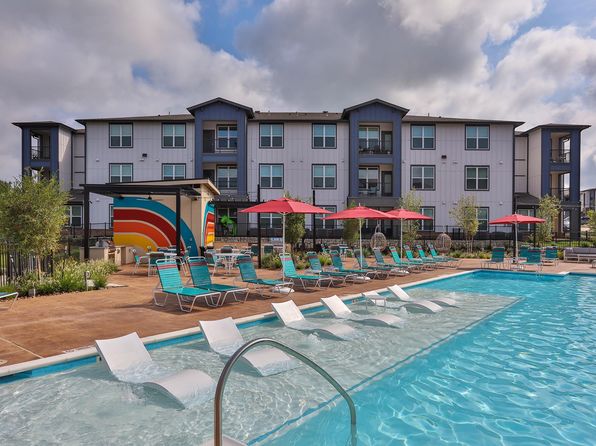 1720 Summit Crossing Ln #8301
