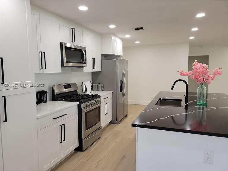 735 Tradewind Dr — Photo 20