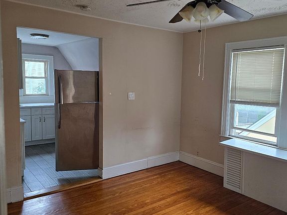 3rd image of 46 Lawrence Ave Floor 2