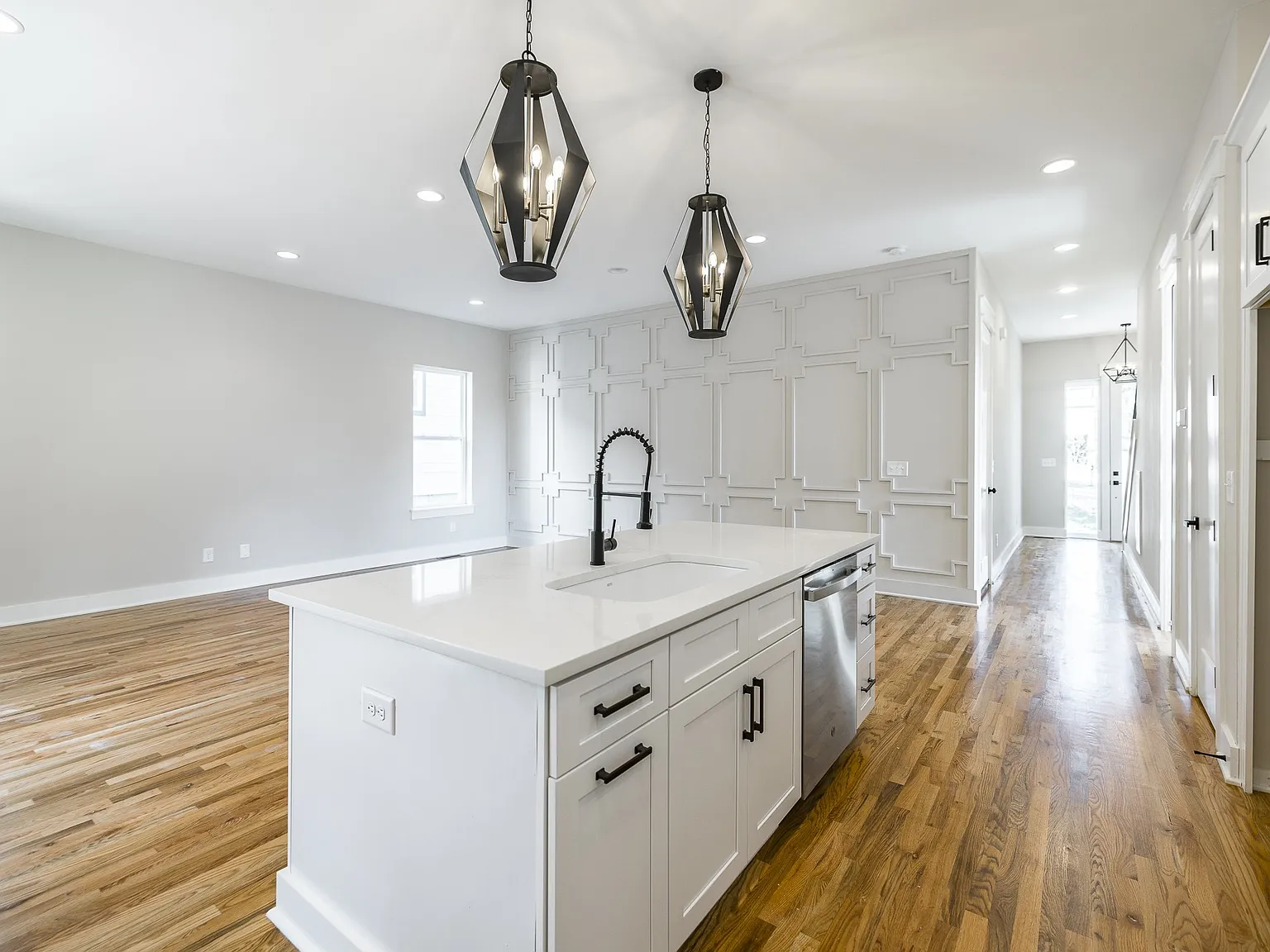 3 bed, 4.0 bath, 2188 sqft, $3,000 — Photo 2