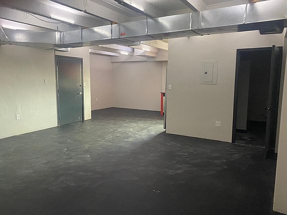 4th image of 1000 E 9th St #227