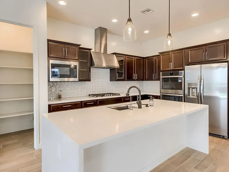 1005 E Paseo Way — Photo 24
