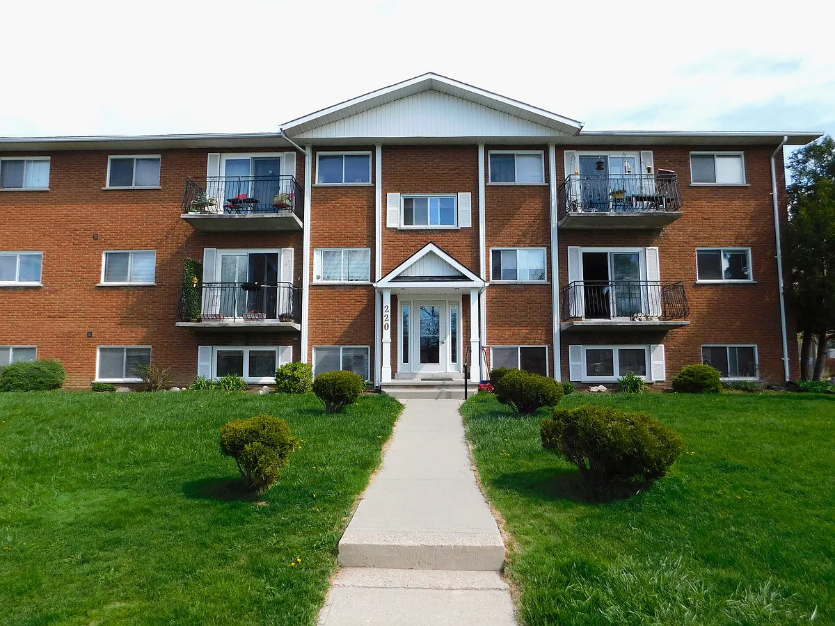 Building Photo - 220 Kemp Cres