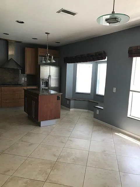 9726 Riverchase Dr — Photo 2