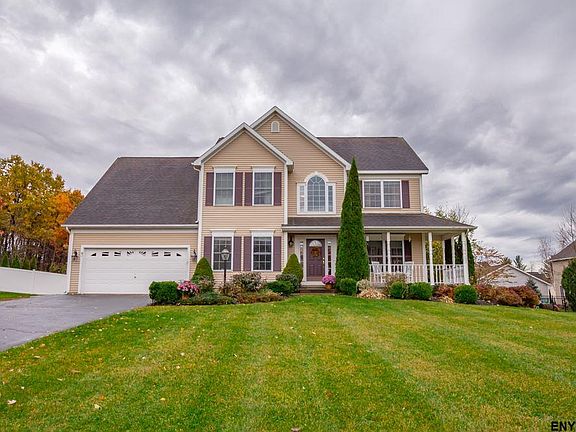 2nd image of 3 Thyme Cir