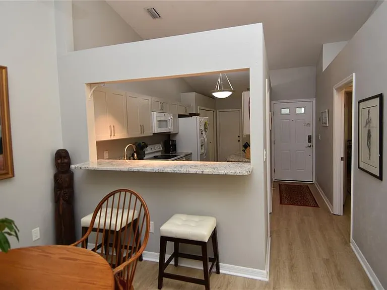4941 SW 10th Ln — Photo 10