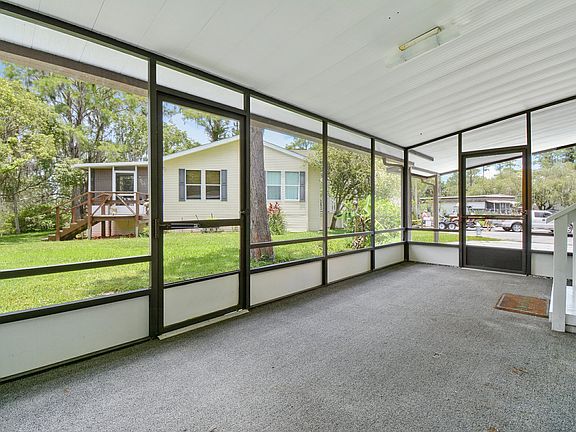 5th image of 32 Newcastle Dr