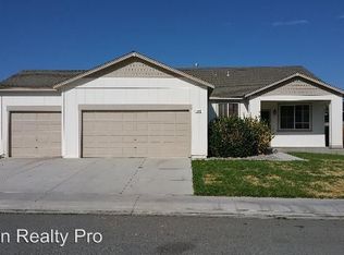 1338 Winnies Ln, Fernley, NV 89408