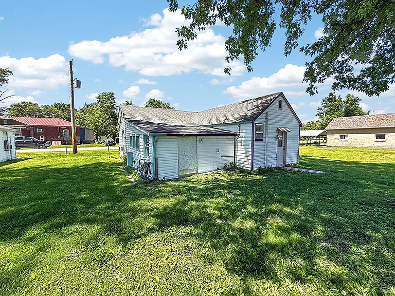 216 Rollins St — Photo 36