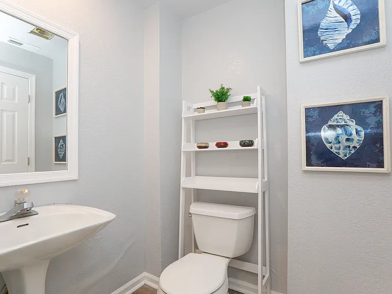 810 W Ocean View Ave #B — Photo 32