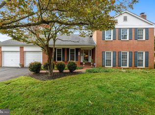 9303 Kilby Glen Dr, Vienna, VA 22182