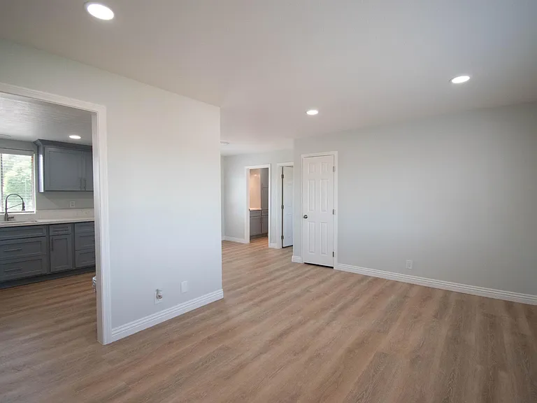 1147 W 170th St — Photo 23