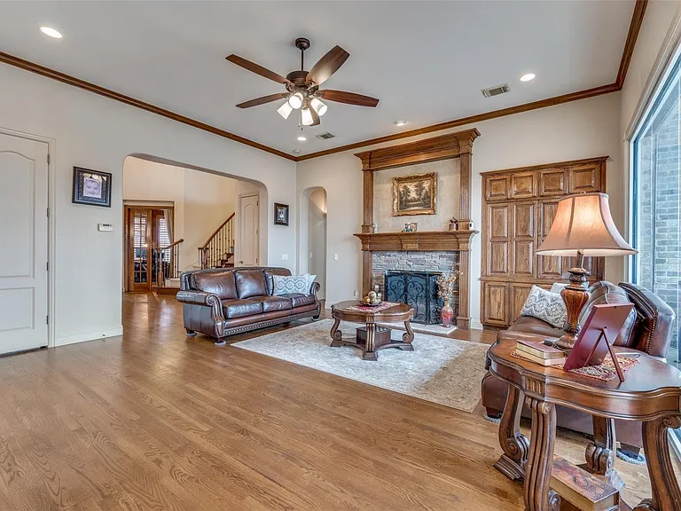 604 Promontory Dr — Photo 6