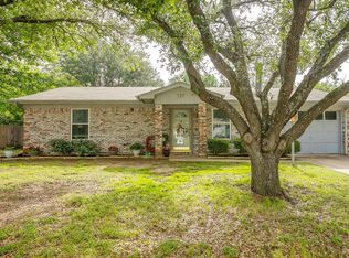 517 Post Oak Ln, Burleson, TX 76028