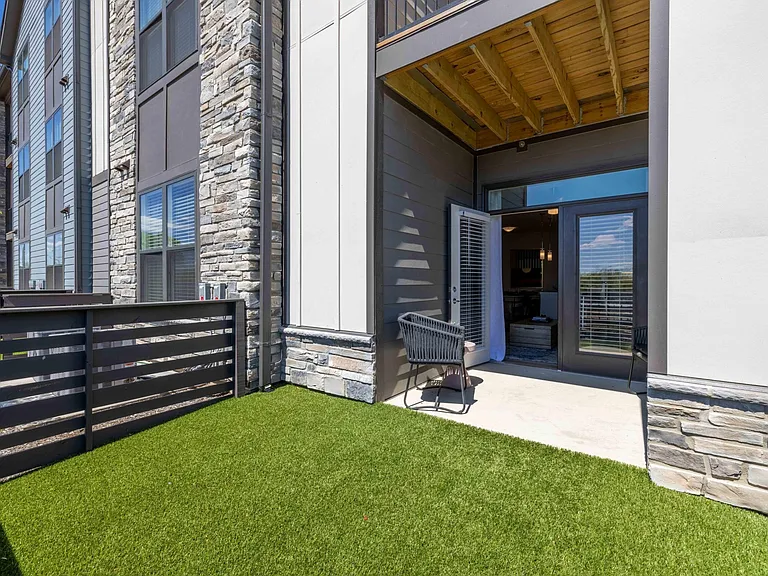 Evolve at Parkway Apartment Homes — Photo 20