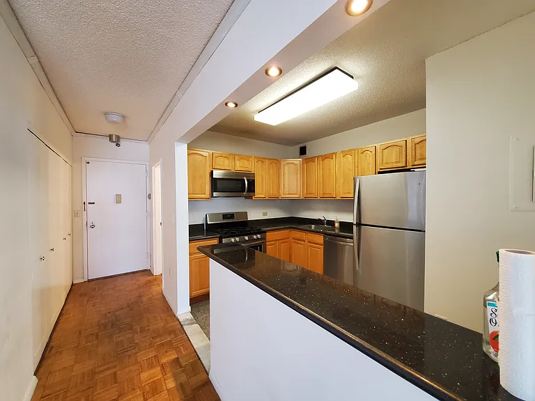 45 River Dr S — Photo 12