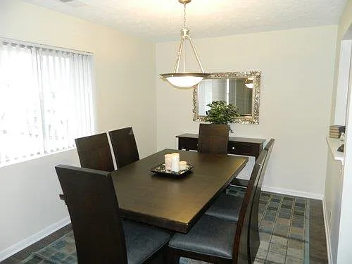 The Martinique Apartments — Photo 4