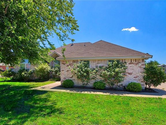 4th image of 125 Meadow Glen Dr