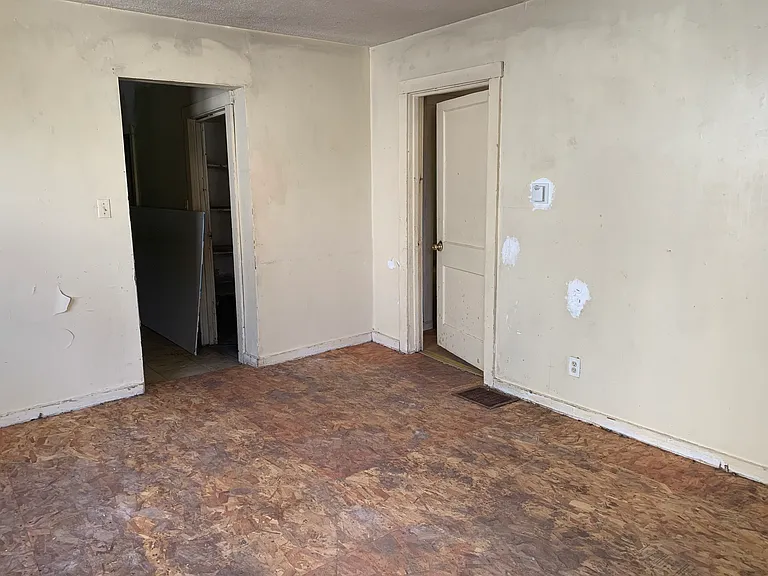 835 E Whitmer St — Photo 4