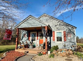 812 E Sycamore St, Chase City, VA 23924