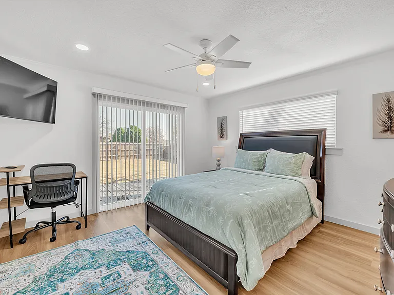 2204 Delwin Cir — Photo 21